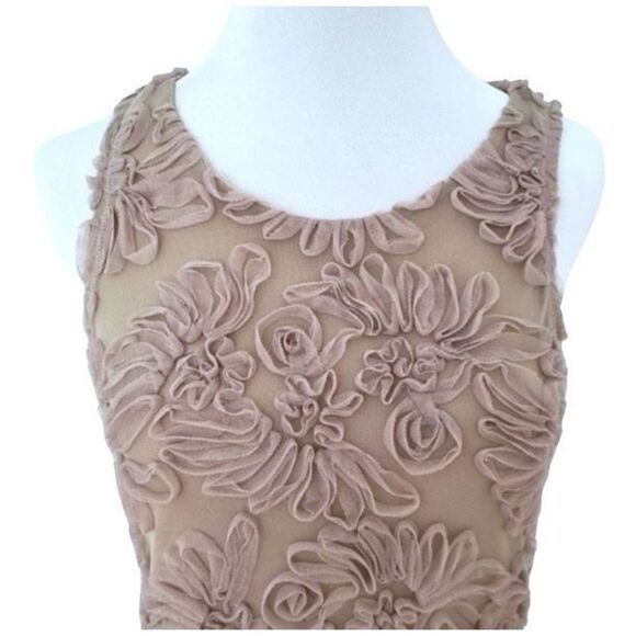 Banana Republic Textured Ruffle Floral Tank Top Tan Small - Picture 2 of 6